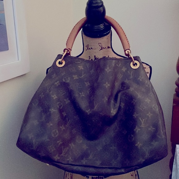 Authentic Louis Vuitton ARTSY MM - Picture 2 of 10